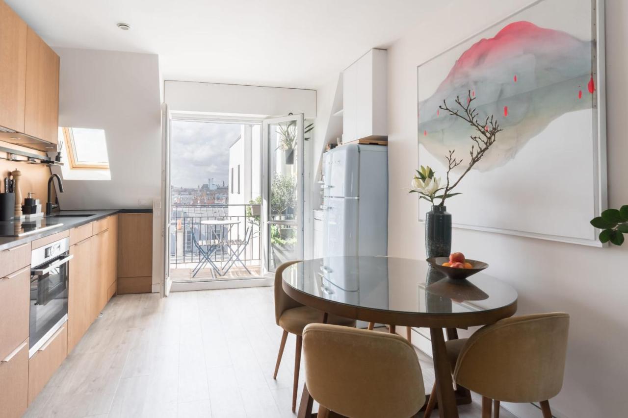 Bright And Homely 1 Bedroom Rooftop Apartment In The Marais In Paris Exterior foto